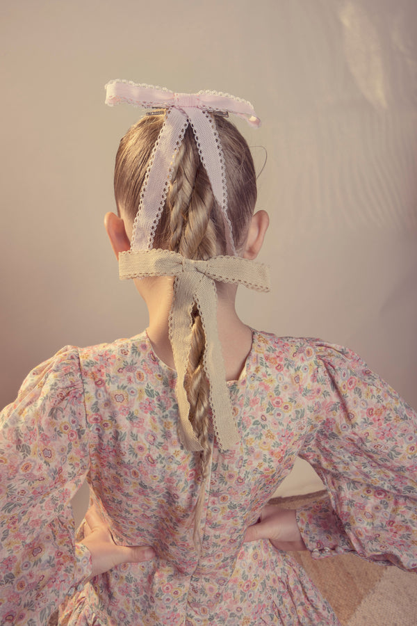 Halo Luxe Sweets Lace Long Tail Clip - Oatmeal